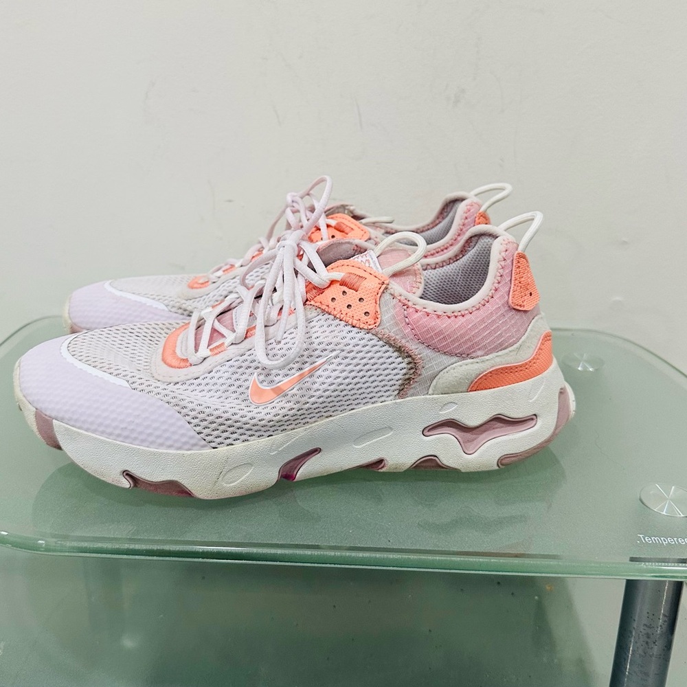 Nike‎ React Live Girls Shoes Size 6Y Color: Pink/Blush Athletic Shoe Sneaker